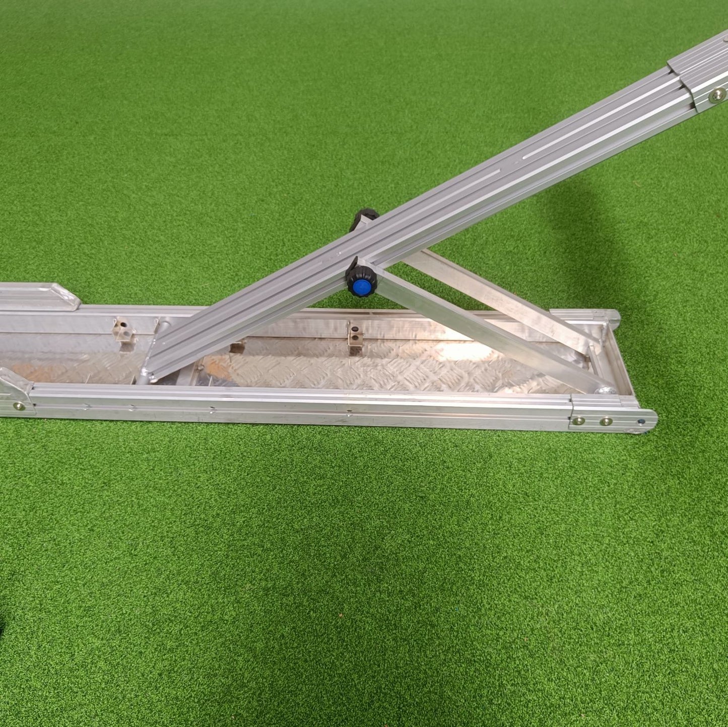 ALU Agilitysteg „Agi Dog Walk PRO“ DIVIS | gummiert, FCI-konform