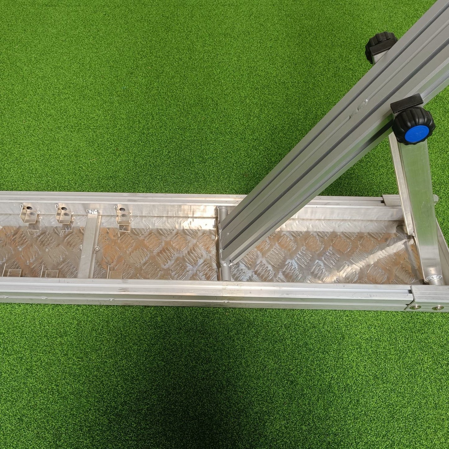 ALU Agilitysteg „Agi Dog Walk PRO“ DIVIS | gummiert, FCI-konform