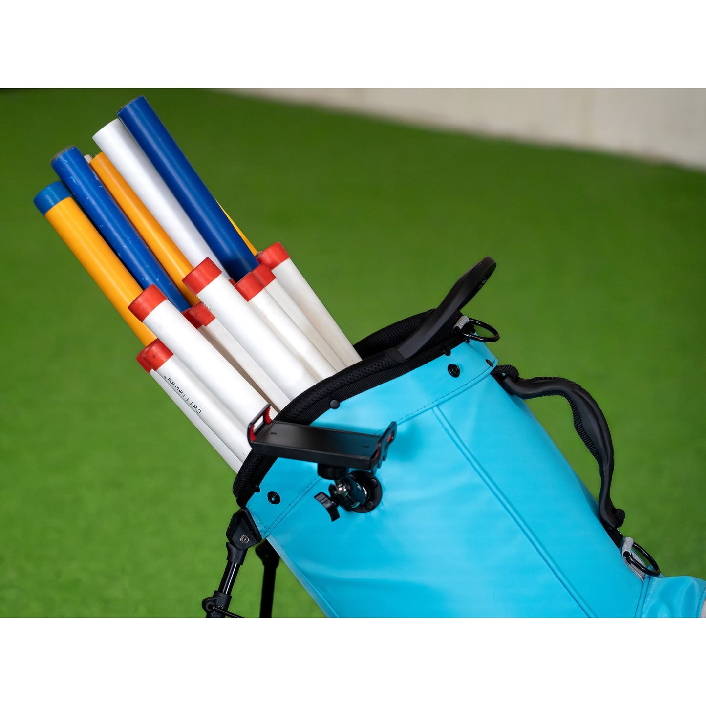 Callieway Agility Tasche mit transportierten Trainingsstangen