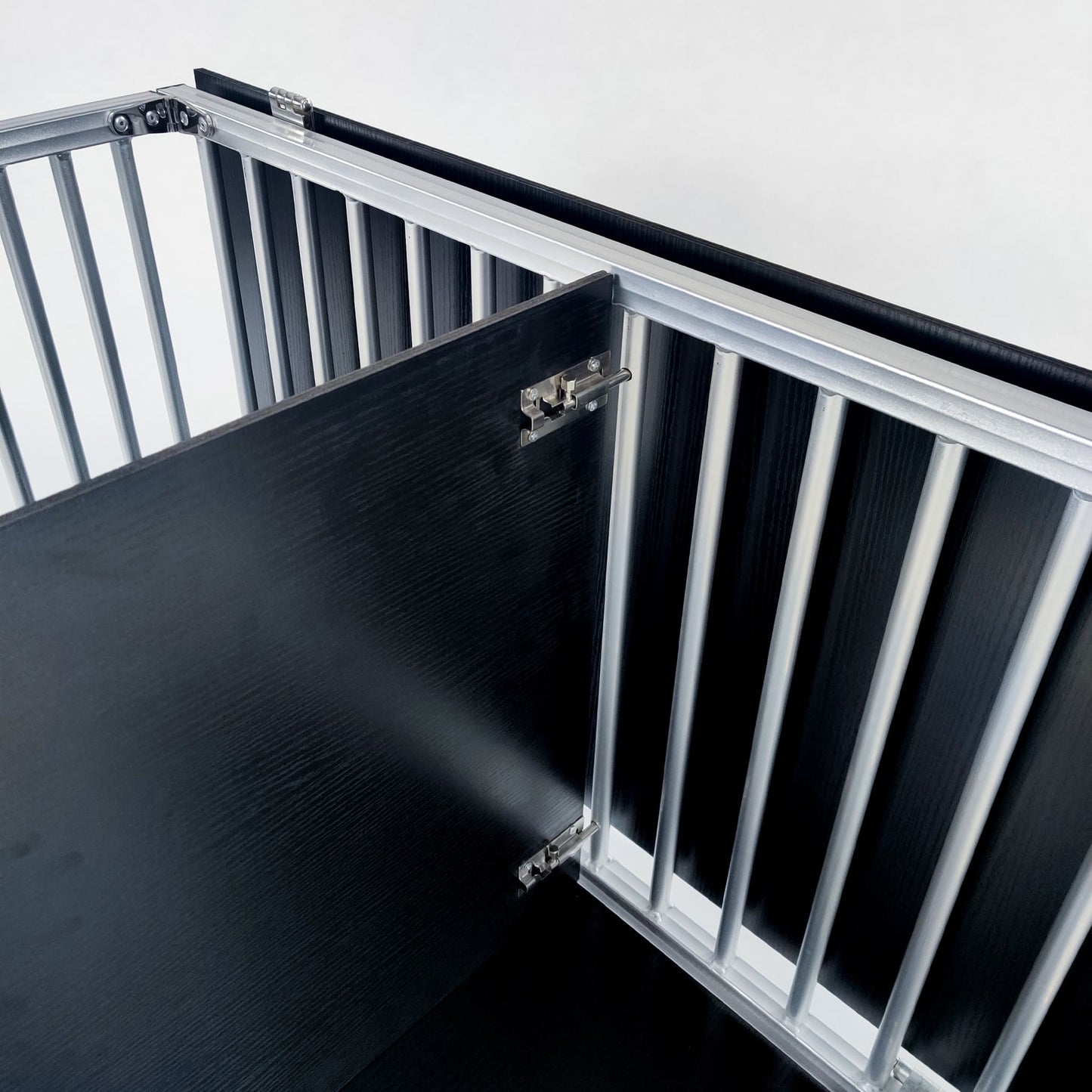 Tür der Callieway Twin Aluminium Hundebox