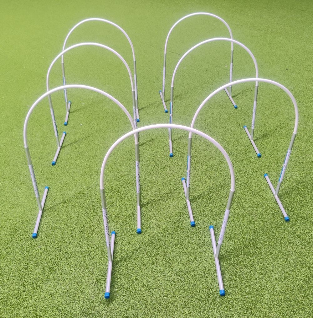 Callieway Hoopers Aluminium Hoops Set auf der Wiese weiss