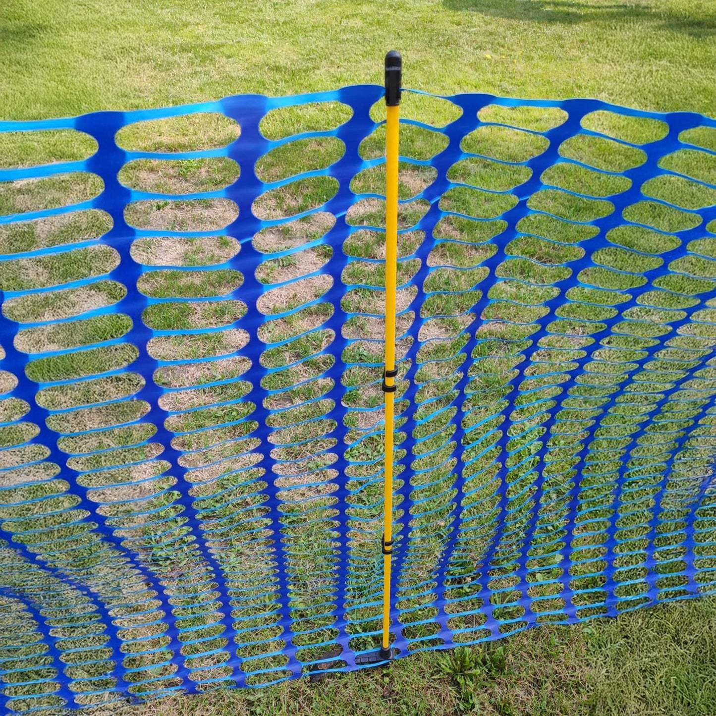 Mobiles Hundegehege mit Callieway Camping Zaun Blau