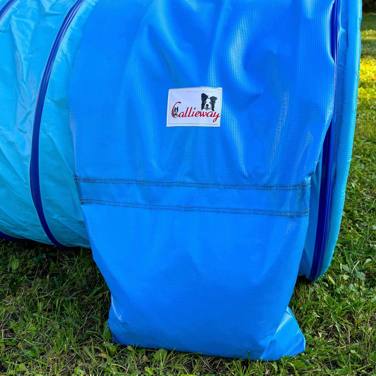 Detailaufnahme des Callieway Premium Tunnel Sandsacks Blau