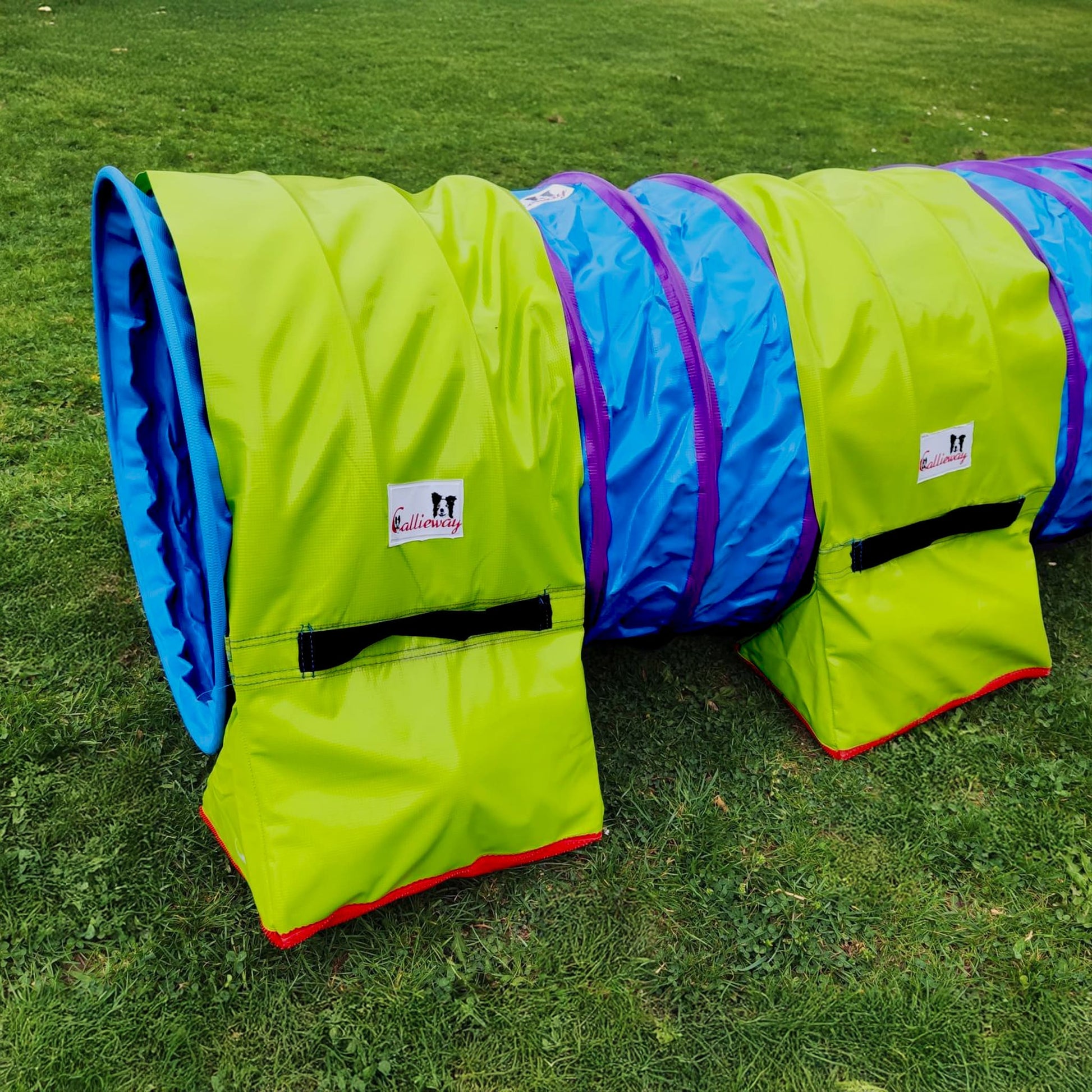 Callieway Premium Stützsandsack Lime stabilisiert einen Agility Tunnel