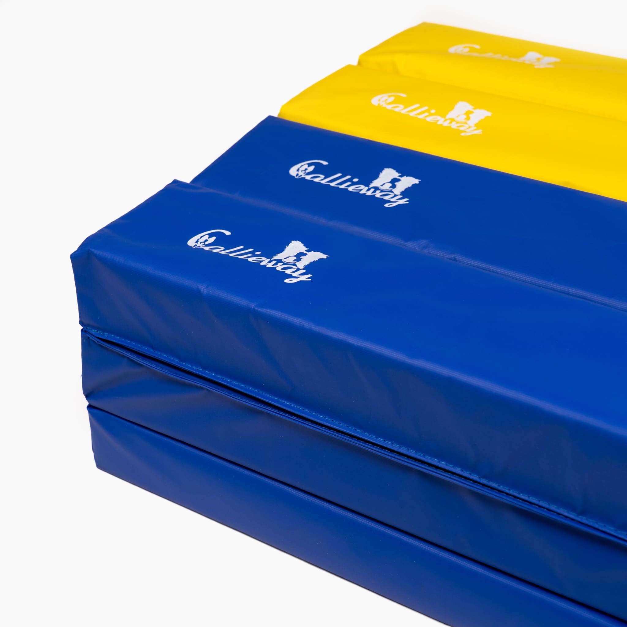 Detail der Callieway Runway Bodenarbeitsbahn blau gelb